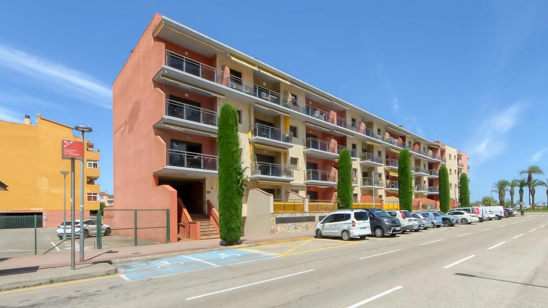 Beautiful Apartment With View Empuriabrava